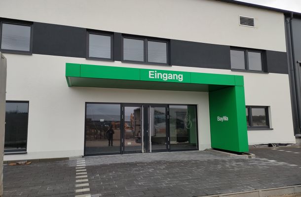 BayWa Eingangsportal in Röttenbach